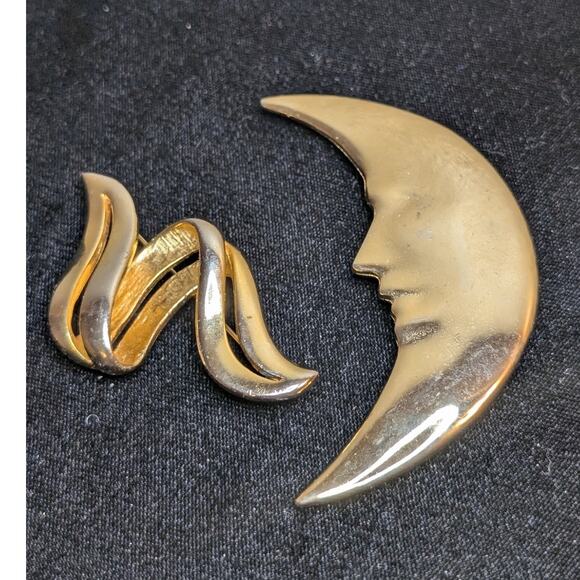 Vintage 80's Large Crescent Moon W/ Face & Squiggly M. Jent Gold Tone Brooches - Picture 2 of 4